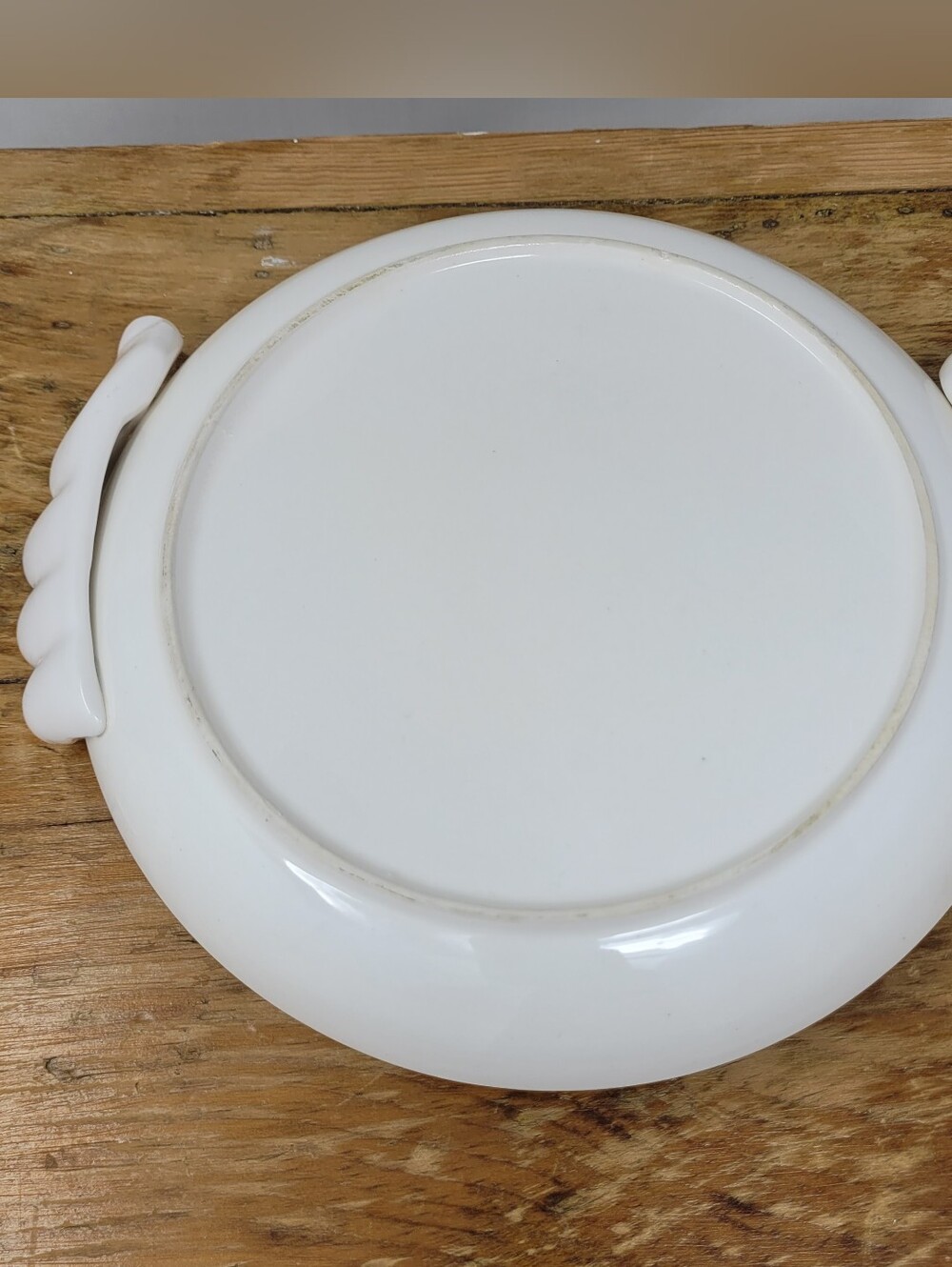 Vintage Pop Art Hands Holding Ceramic Plate 1970s MCM - Picture 4 of 4